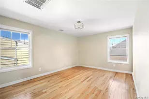 253 Devonshire Dr, New Hyde Park, NY 11040 - Photo 8