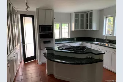 18 Chestnut Avenue, Pelham, NY 10803 - Photo 8