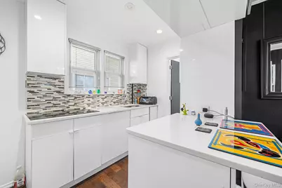 123 East Avenue, Valley Stream, NY 11580 - Photo 8