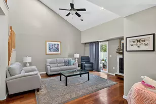 86 Hidden Ponds Cir, Smithtown, NY 11787 - Photo 2