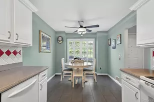 86 Hidden Ponds Cir, Smithtown, NY 11787 - Photo 12