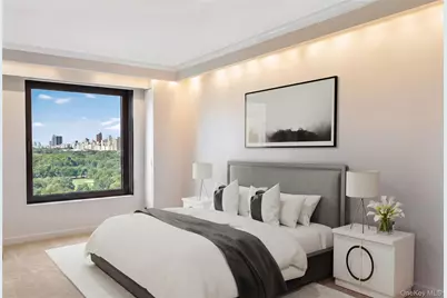 160 Central Park S #1607, New York, NY 10019 - Photo 2