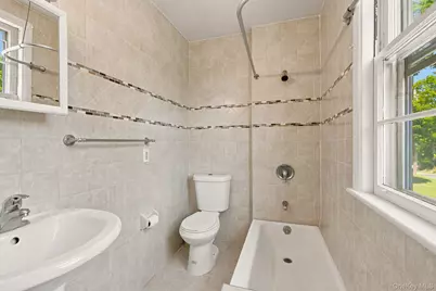 13 Osborne Road, Poughkeepsie, NY 12601 - Photo 16