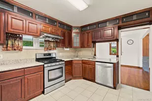 13 Osborne Rd, Poughkeepsie, NY 12601 - Photo 10