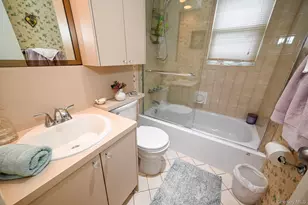 1006 Glen Dr, Franklin Square, NY 11010 - Photo 12