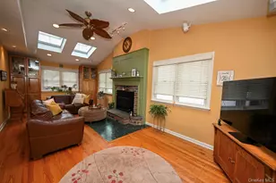 1006 Glen Dr, Franklin Square, NY 11010 - Photo 4