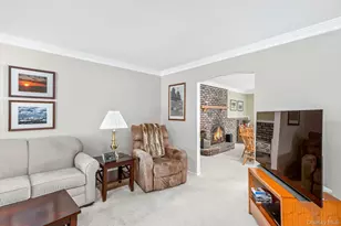 29 Beaumont Ln, Lake Grove, NY 11755 - Photo 8