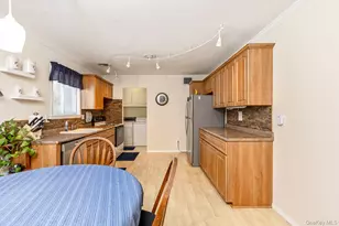 29 Beaumont Ln, Lake Grove, NY 11755 - Photo 12