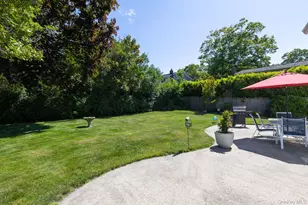 29 Beaumont Ln, Lake Grove, NY 11755 - Photo 36