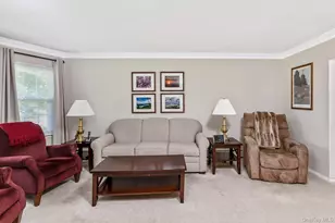29 Beaumont Ln, Lake Grove, NY 11755 - Photo 6