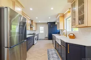 1560 Brightshore Blvd, Bay Shore, NY 11706 - Photo 8
