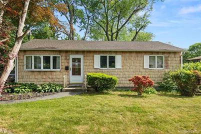 70 E Lakeland Street, Bay Shore, NY 11706 - Photo 1