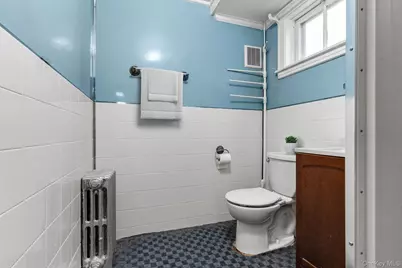 233 Woodland Avenue, Yonkers, NY 10703 - Photo 24