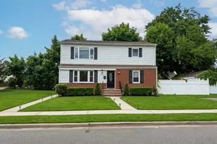 1077 Gerald, Uniondale, NY 11553 - Photo 2