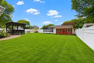 47 Newtown Ave, Selden, NY 11784 - Photo 22