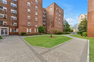 70 Locust Ave, New Rochelle, NY 10801 - Photo 16