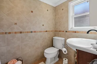 131 Floral Parkway, Floral Park, NY 11001 - Photo 18
