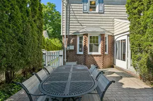 131 Floral Pkwy, Floral Park, NY 11001 - Photo 34