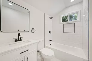 928 Manor Ln, Bay Shore, NY 11706 - Photo 10