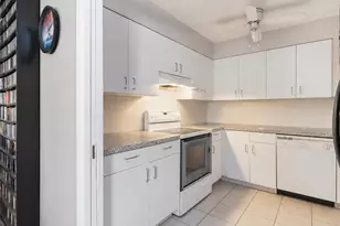 7-25 166th St, Whitestone, NY 11357 - Photo 8