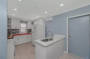 105-23 Remington St, Jamaica, NY 11435 - Photo 34