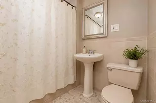 105-23 Remington St, Jamaica, NY 11435 - Photo 8