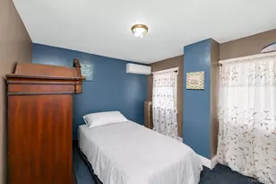105-23 Remington St, Jamaica, NY 11435 - Photo 4