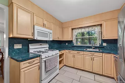 13 Prospect Place, Suffern, NY 10901 - Photo 8
