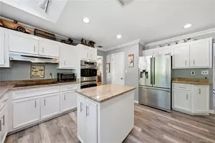 10 Weatherstone Way, Smithtown, NY 11787 - Photo 12