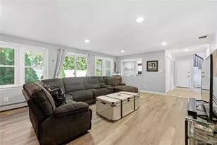 10 Weatherstone Way, Smithtown, NY 11787 - Photo 24