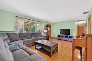 20 Glen Dr, Wappingers Falls, NY 12590 - Photo 4