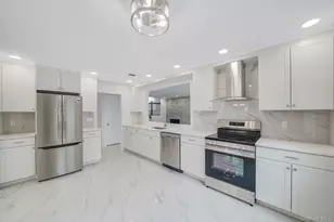 6 Barclay Dr, Coram, NY 11727 - Photo 14