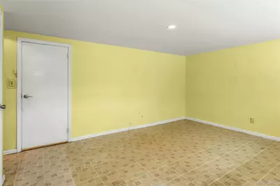 1812 Collins Street, Seaford, NY 11783 - Photo 22