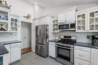 105 Sequams Lane E, West Islip, NY 11795 - Photo 10