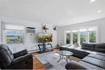 105 Sequams Lane E, West Islip, NY 11795 - Photo 4