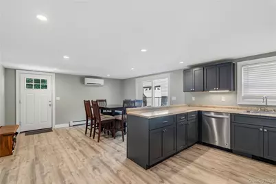 105 Sequams Lane E, West Islip, NY 11795 - Photo 24