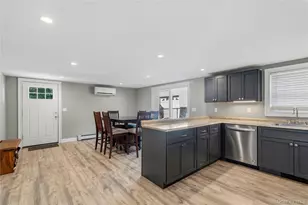 105 Sequams Ln E, West Islip, NY 11795 - Photo 24