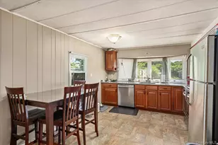 66 Minuteman Dr, Bohemia, NY 11716 - Photo 4