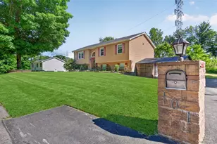 101 Brewer Rd, Newburgh, NY 12550 - Photo 2