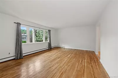 568 Manville Road #Upper R, Pleasantville, NY 10570 - Photo 4