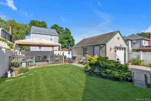 244 Rolling St, Malverne, NY 11565 - Photo 18