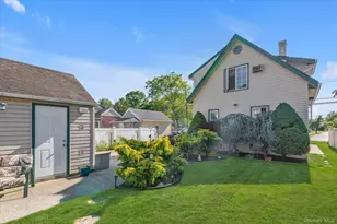 244 Rolling St, Malverne, NY 11565 - Photo 16
