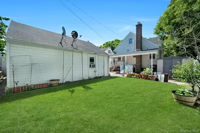 24415 85th Road, Bellerose, NY 11426 - Photo 28