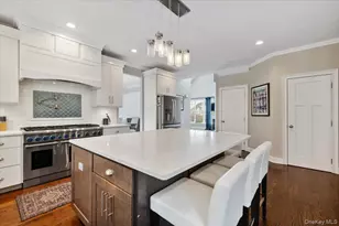 144 Cranberry Ct, Melville, NY 11747 - Photo 10