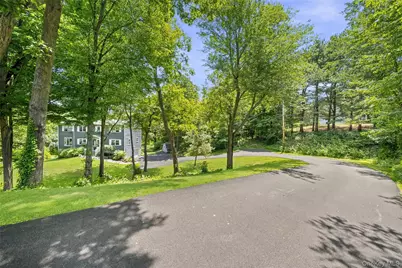 228 W Mombasha Road, Monroe, NY 10950 - Photo 2