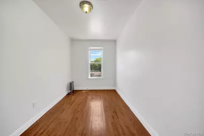 1032 Metcalf Avenue, Bronx, NY 10472 - Photo 8