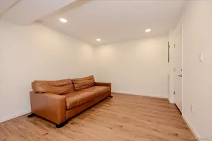 95 Aspen Dr E, Woodbury, NY 11797 - Photo 6