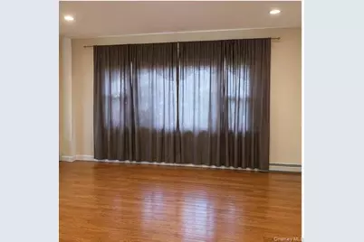 18 Elizabeth Court, Hempstead, NY 11550 - Photo 6
