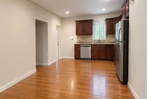 18 Elizabeth Ct, Hempstead, NY 11550 - Photo 2
