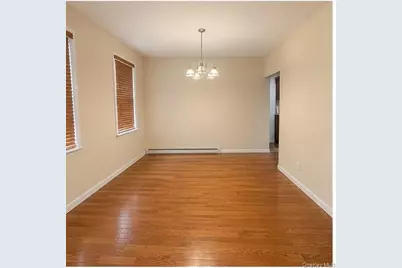 18 Elizabeth Court, Hempstead, NY 11550 - Photo 4